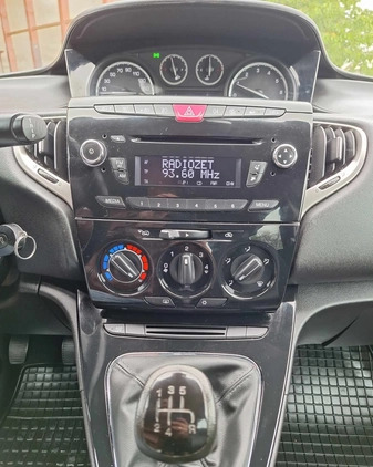 Lancia Ypsilon cena 24900 przebieg: 169300, rok produkcji 2014 z Dzierżoniów małe 379